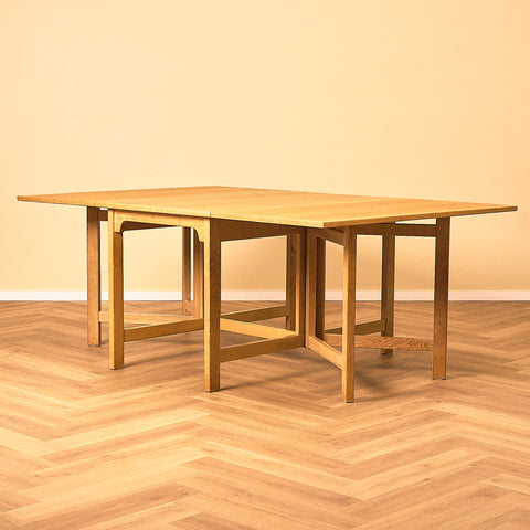 Danish dining table in oak, model 'Öresund' by Karl Andersson for Børge Mogensen