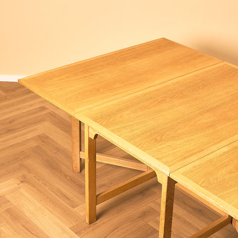 Danish dining table in oak, model 'Öresund' by Karl Andersson for Børge Mogensen