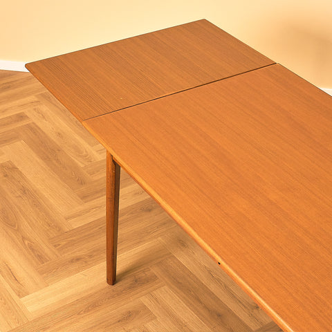 Danskt matbord i teak