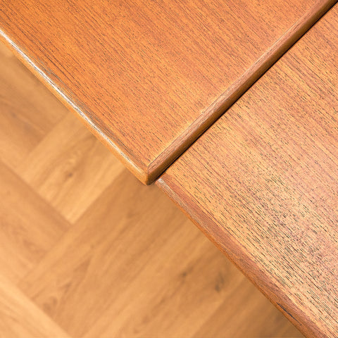 Danskt matbord i teak