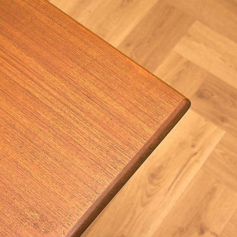 Danskt matbord i teak