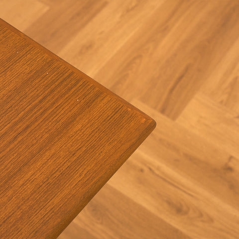 Danskt matbord i teak