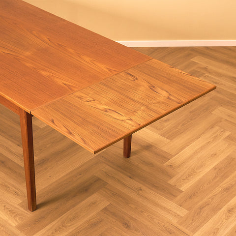 Danskt matbord i teak