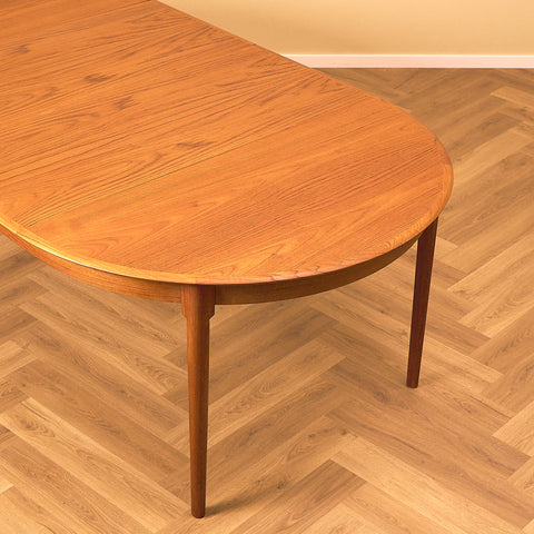Danish round dining table in teak