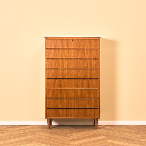 Danish chest of drawers in teak
