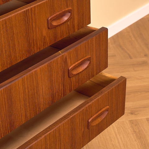 Danish chest of drawers in teak in Kai Winding style