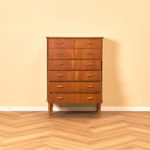 Danish chest of drawers in teak