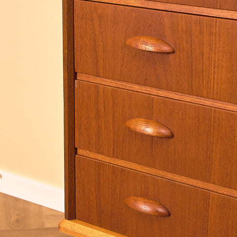 Danish chest of drawers in teak