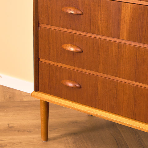 Danish chest of drawers in teak