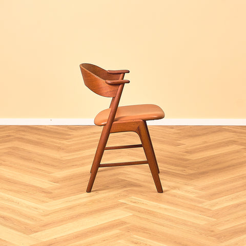 Danish dining chairs in teak, model 32 by Kai Kristiansen for Korup Stolefabrik