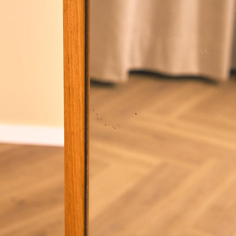 Svensk spegel i teak av AB Nybrofabriken
