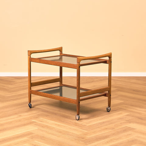 Danish serving trolley in oak by Johannes Andersen för Dyrlund