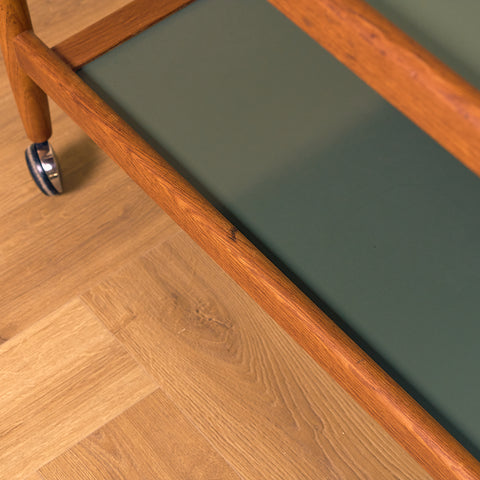 Danish serving trolley in oak by Johannes Andersen för Dyrlund