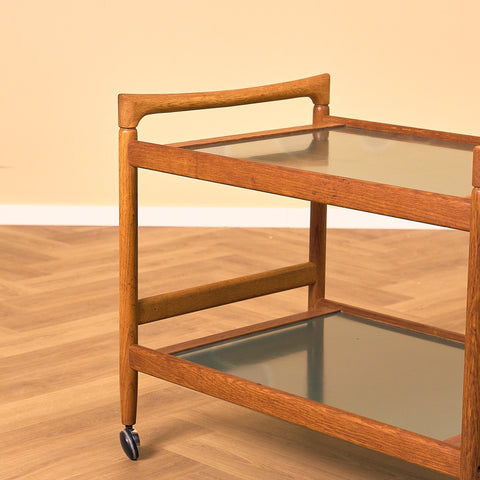Danish serving trolley in oak by Johannes Andersen för Dyrlund