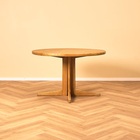 Danish round dining table in oak