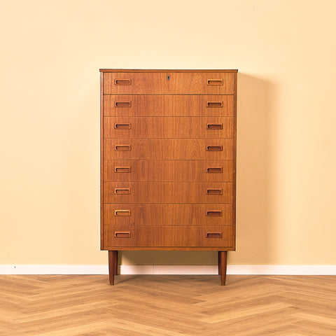 Danish chest of drawers in teak