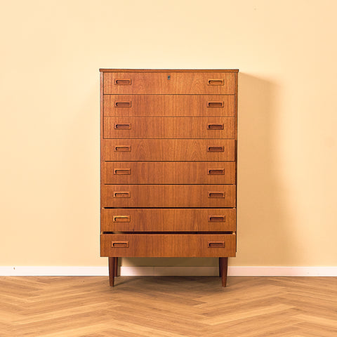 Danish chest of drawers in teak