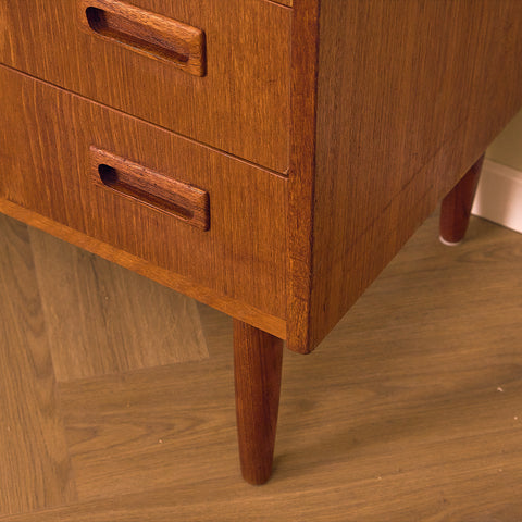 Danish chest of drawers in teak