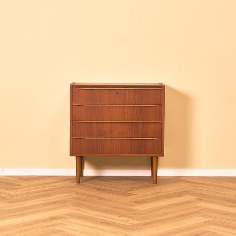 Danish chest of drawers in teak