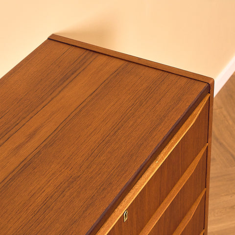 Danish chest of drawers in teak