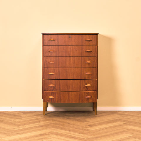 Danish chest of drawers in teak