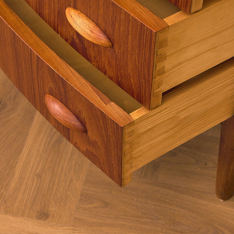 Danish chest of drawers in teak