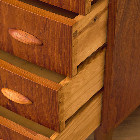 Danish chest of drawers in teak