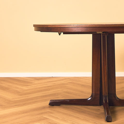 Farstrup Dining Table in Mahogany