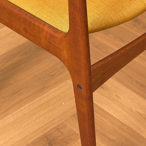 Danish dining chairs in teak by Johannes Andersen for Uldum Mobelfabrik