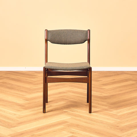 Danish dining chairs in walnut by Erik Buch for Findahls Møbelfabrik