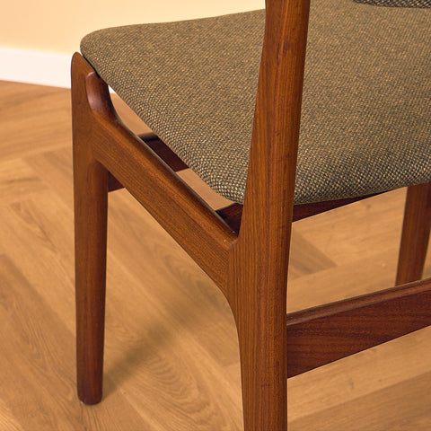 Danish dining chairs in walnut by Erik Buch for Findahls Møbelfabrik
