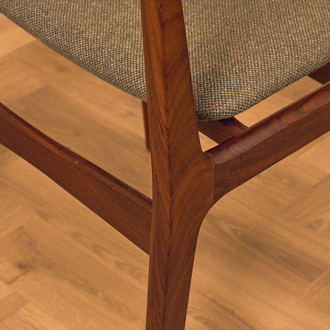 Danish dining chairs in walnut by Erik Buch for Findahls Møbelfabrik