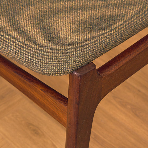 Danish dining chairs in walnut by Erik Buch for Findahls Møbelfabrik