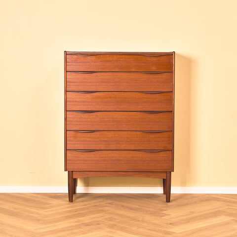 Danish chest of drawers in teak
