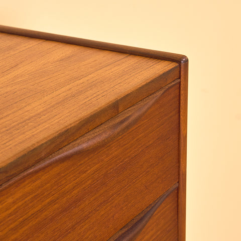 Danish chest of drawers in teak