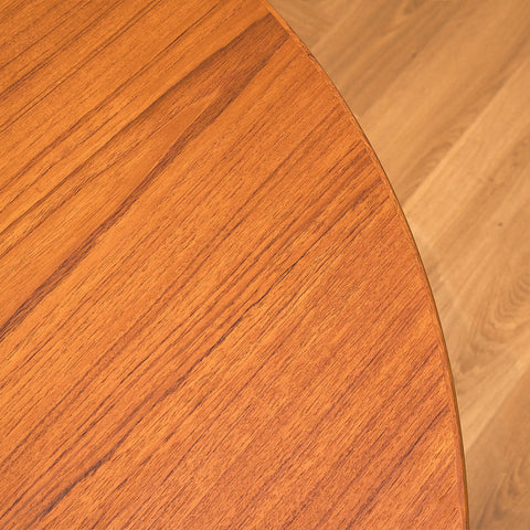 Danish round dining table in teak by Henry Rosengren Hansen
