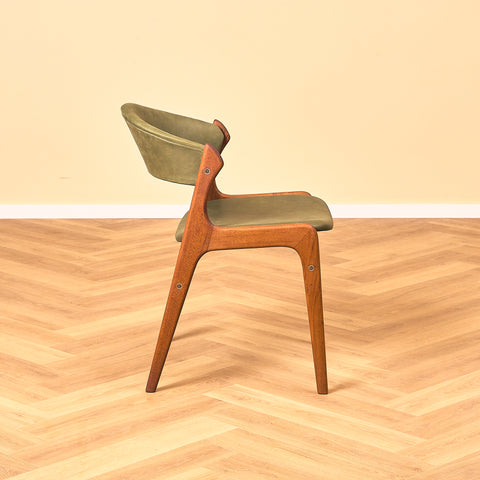 Danish dining chairs in teak