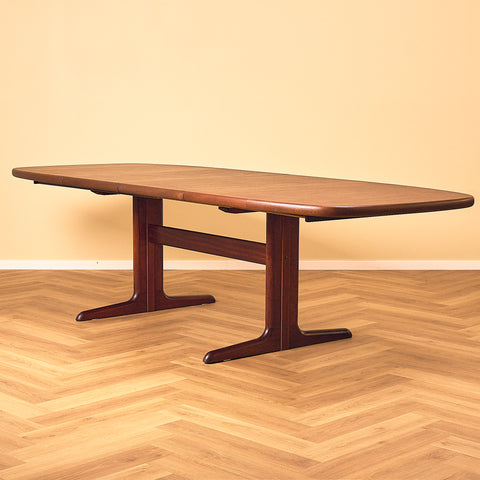 Danish dining table in mahogany by Skovby