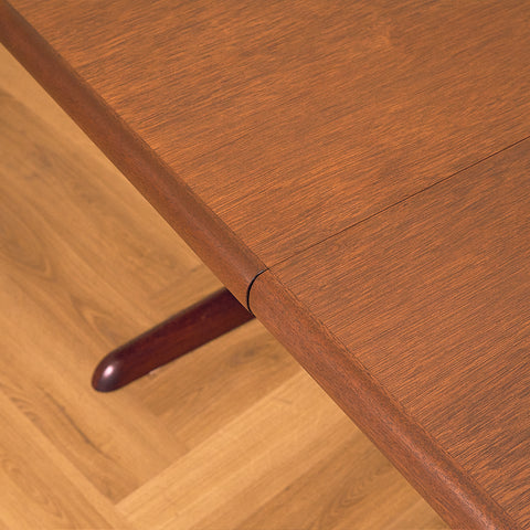 Danish dining table in mahogany by Skovby