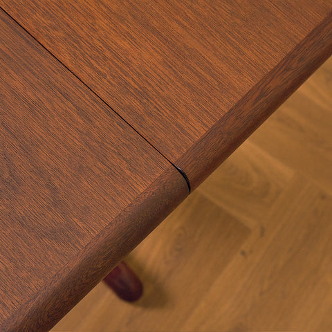 Danish dining table in mahogany by Skovby