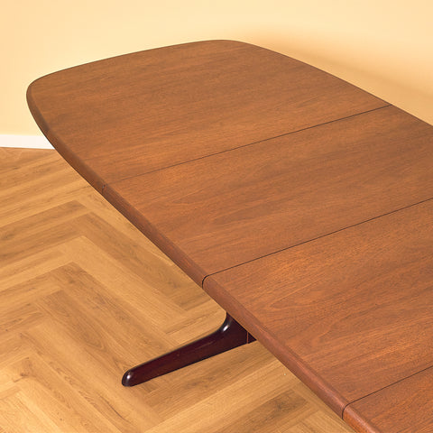 Danish dining table in mahogany by Skovby