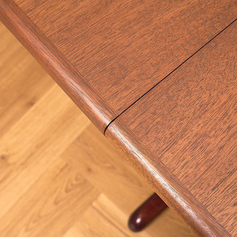 Danish dining table in mahogany by Skovby