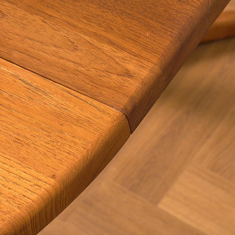 Danish round dining table in solid teak