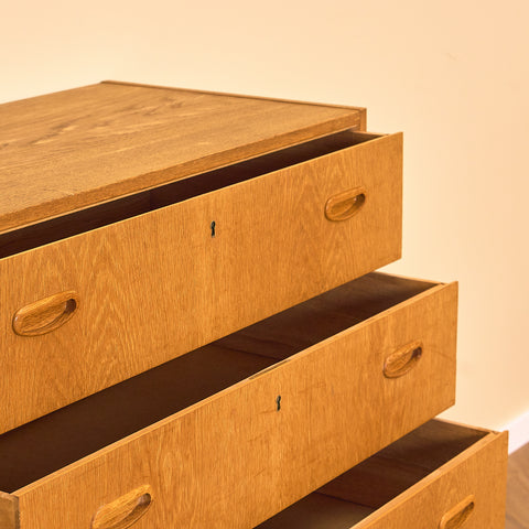 Swedish chest of drawers in oak