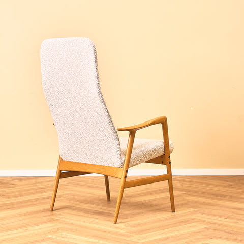 Swedish armchair in solid oak wood by Alf Svensson for Bra Bohag, model "Contour"