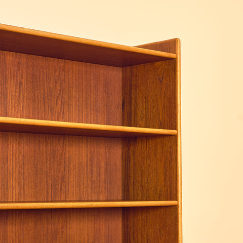 Swedish bookshelf in teak and oak, model 'Abra' by Tabergs Möbler, Smålands