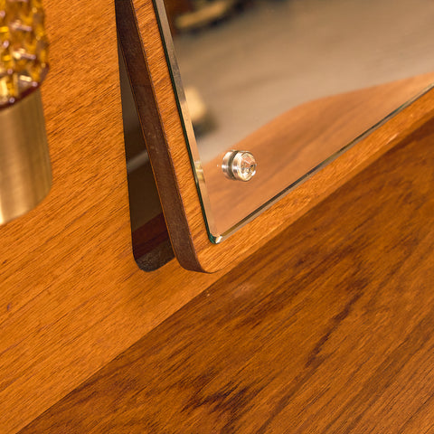 Svensk sminkbord / skrivbord i teak från AB Nybrofabriken, Fröseke
