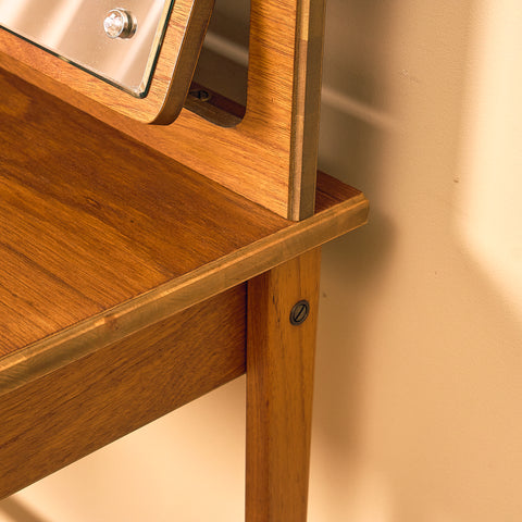 Svensk sminkbord / skrivbord i teak från AB Nybrofabriken, Fröseke