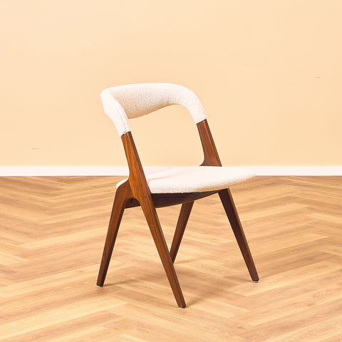 Danish dining chairs in walnut 'Sonja Chair' by Johannes Andersen for Vamo