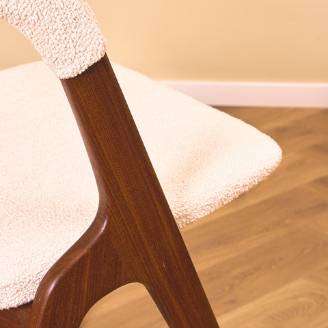 Danish dining chairs in walnut 'Sonja Chair' by Johannes Andersen for Vamo